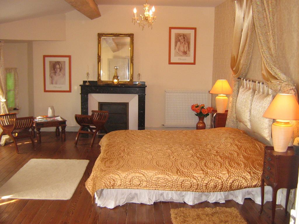 Chateau Coquelicot Souilhanels Стая снимка